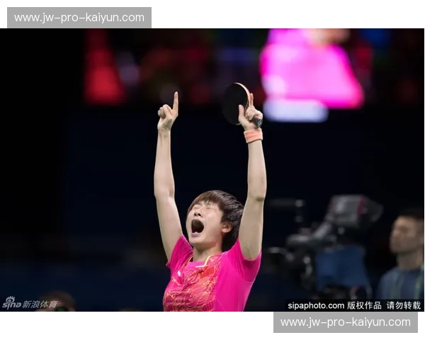 双子星的终极博弈：丁宁与李晓霞，那段被乒坛铭记的“绝代双骄”岁月