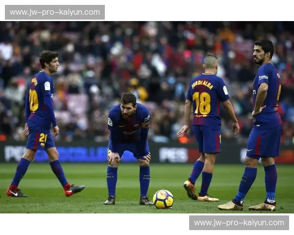 红蓝之魂与白衣豪门：巴萨罗那VS的世纪回响与绿茵绝响